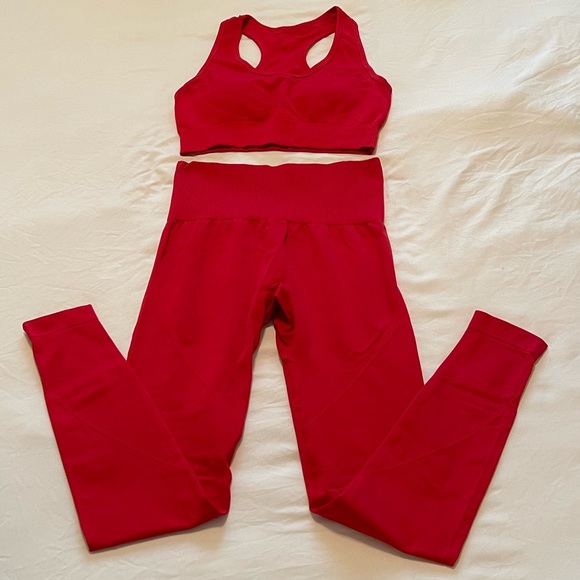 Red Workout Set - Picture 1 of 3